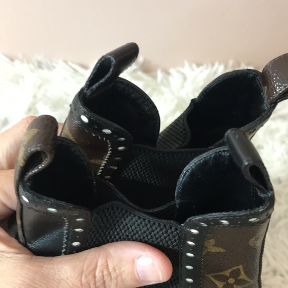 Louis Vuitton Calfskin Monogram Star Trail Ankle Boots - Picture 15 of 16